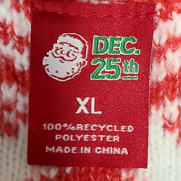 Dec 25th Red White‎ Button Down Christmas Holiday Soft Cardigan Size XL - Picture 4 of 4